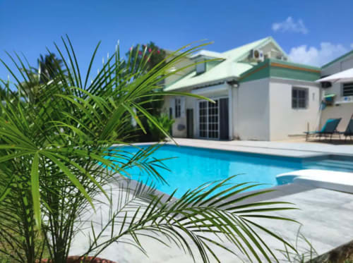 Villa Oneway - Location de villa et appartement avec piscine, jardin. Villa de charme pour des vacances en famille et entre amis