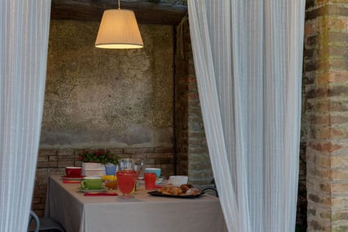 Colazione e cibo a Villa Bonsi, a Montaione, vicino Firenze, Toscana.