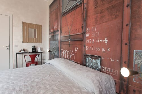 Camera "...In treno"| Camera matrimoniale con letto doppio e bagno privato. Presenti TV, aria condizionata, Wi-Fi - B&B Savoia nel centro di Campobasso, Molise.