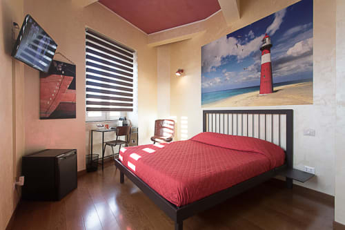 Camera "...In nave"| Camera matrimoniale con letto matrimoniale e bagno privato. Presenti TV, aria condizionata, Wi-Fi - B&B Savoia nel centro di Campobasso, Molise.