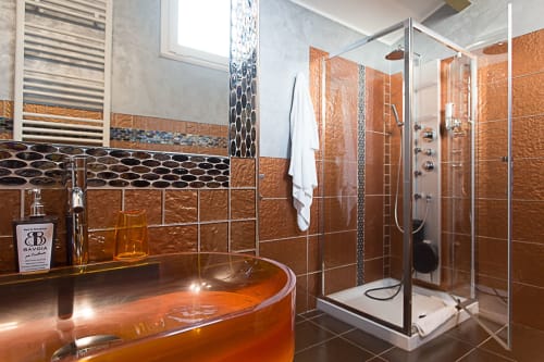 Camera "...In auto"| Camera matrimoniale con letto matrimoniale e bagno privato. Presenti TV, aria condizionata, Wi-Fi - B&B Savoia nel centro di Campobasso, Molise.