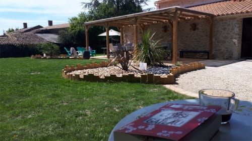 Pergola - terrasse de 100 m² - Gîte de l'Oda
