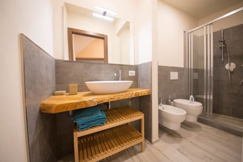 Appartamento Il David| Bilocale per 3 con letto matrimoniale e divano letto. Bagno e cucina attrezzata. Vicino mete turistiche - Visit Florentia apartment nel cuore di Firenze, Toscana.
