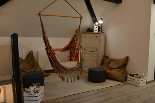 espace détente, espace enfant, espace de jeux, bureau, bibliothèque, jeux de société
