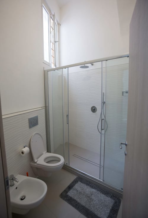 L'Antico Pozzo| Appartamento per 6 con due letti matrimoniali e divano letto. Bagno e cucina attrezzata. Vicino mete turistiche - Visit Florentia apartment nel cuore di Firenze, Toscana.