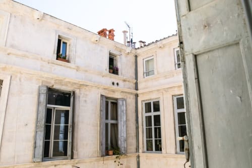 Suite romantique Vénusa avec jacuzzi privatif hypercentre de montpellier chambre avec bain à remous privatif place jean jaures Hérault weekend en amoureux séjour couple