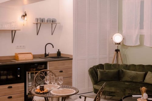 Suite romantique Vénusa avec jacuzzi privatif hypercentre de montpellier chambre avec bain à remous privatif Comédie Musée Fabre Hérault weekend en amoureux séjour couple