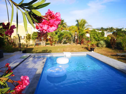 Villa Oneway - villa  3 logements tout équipés, piscine, vue mer, montagne, jardin