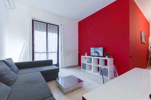 Loreto 19| Apartment for 4 with one bedroom, living room with sofa bed, kitchen, balcony and bathroom with shower. With Wi-Fi, TV and air conditioning - HB Hall, flats in the centre of Milan.