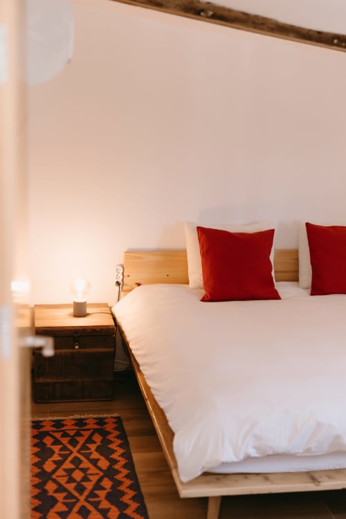 king size bed Paloma