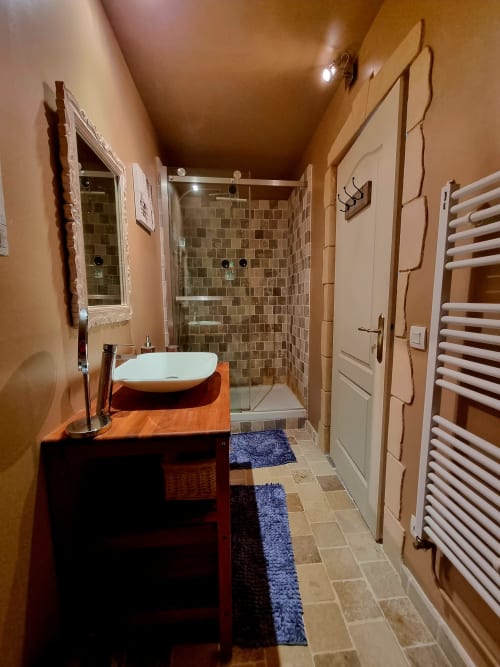 Bathroom in the room 