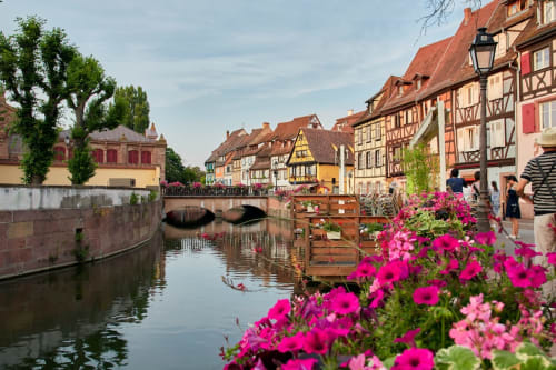Naviguer sur la petite Venise à Colmar pendant votre séjour à la Ferme les Iris
