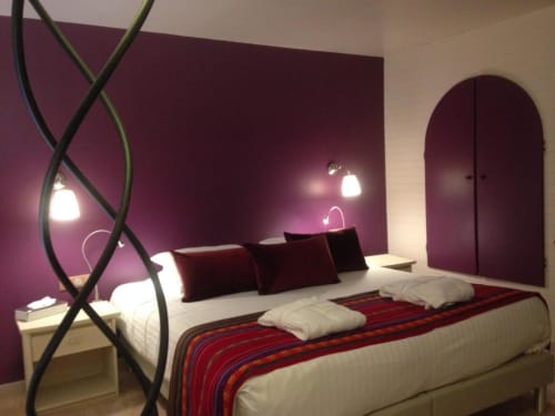 Hostellerie du Cheval Noir - chambre double premium de 30 m² avec terrasse , vue ville, Moret sur Loing, France