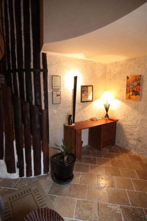 Hostellerie du Cheval Noir - chambre double premium de 30 m² avec terrasse , vue ville, Moret sur Loing, France
