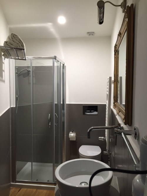 Room inn Vatican - bagno privato in camera - Roma