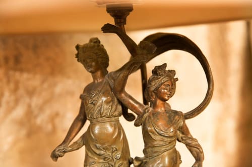 hotel-du-cygne-paris-decoration-detail-lampe