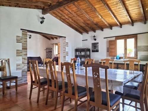 Image of the dining room-kitchen of the F&C Holiday accommodation