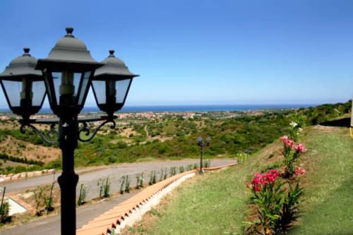 Hotel Pedra Ruja ⭑ ⭑ ⭑ Budoni, Olbia - Giardino. Camere matrimoniali e familiari