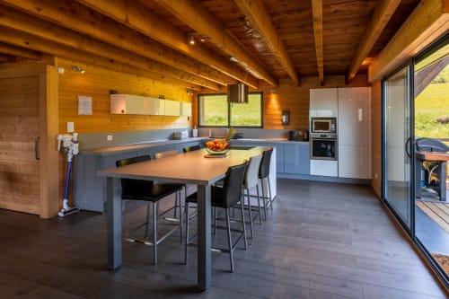 Le chalet Gîtes dispose d'une grande cuisine équipée 