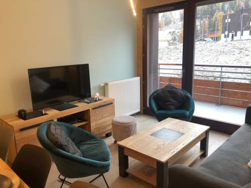 la plagne centre location appartement, salon, TV, fauteuils