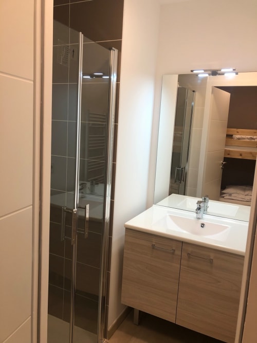 vacances au ski la plagne, salle d'eau, meuble vasque