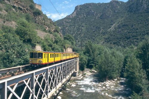 Petit train jaune