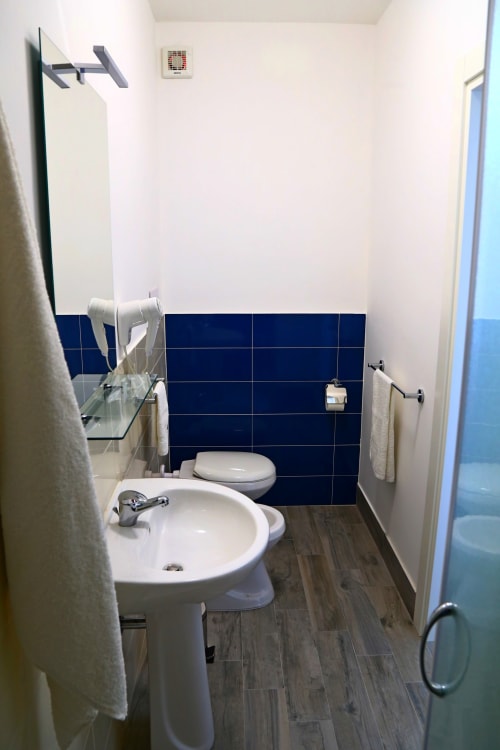 Villa Edera Porticello Santa Flavia bed and breackfast 3 - Formica Bagno