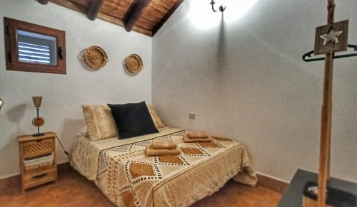 Secondary room with double bed Casas Blancas Tasartico