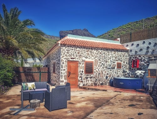 Front view of Casas Blancas Tasartico