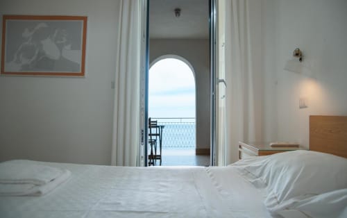 Camera con balcone fronte mare a Giardini Naxos vicino a Taormina