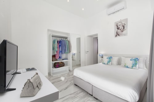 Apartment for 4 with bedroom, sofa bed in living room, kitchen, bathroom and balcony. Present TV, air conditioning and Wi-Fi - Piazza Tasso Relais in Sorrento, Campania.