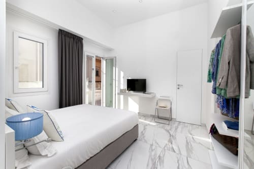 Apartment for 4 with bedroom, sofa bed in living room, kitchen, bathroom and balcony. Present TV, air conditioning and Wi-Fi - Piazza Tasso Relais in Sorrento, Campania.