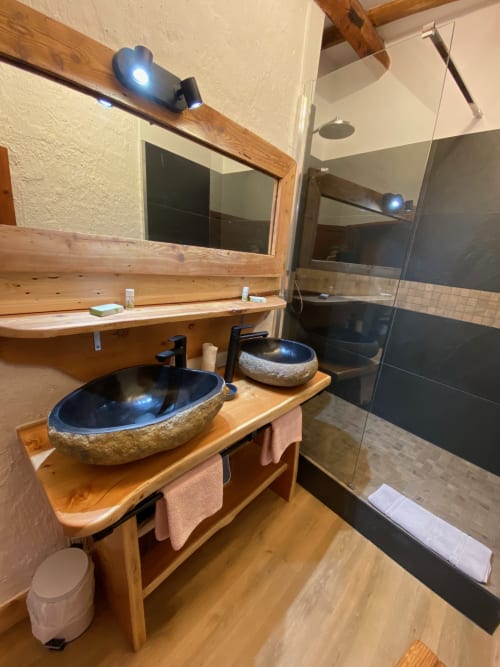 jolie chambre,hotel,gites,hôtels,hotel,hotels,lou riouclar, méolans-revel,hôtel,camping barcelonnette | camping rioclar, route de barcelonnette, méolans-revel, frankrijk,camping,barcelonnette,chambre d'hôtes,spa hotel,