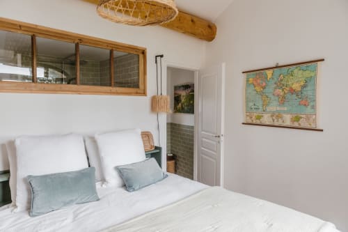 Guest room with original decoration, Authentic charming house in Provence