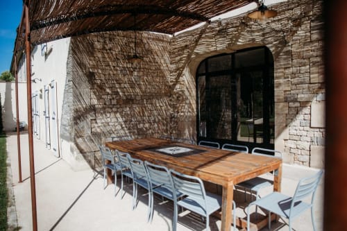 Large house for rent with shaded terrace, holidays with friends near Aix en Provence