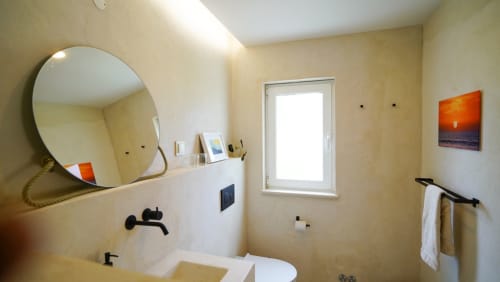 Roller room | Birds of Paradise - Unique, bright and beautiful en-suite bathroom, comfy twin bed, a chair, a closet with hangers, shelves and a private terrace in the garden