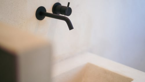 Roller room | Birds of Paradise - Unique, bright and beautiful en-suite bathroom, comfy twin bed, a chair, a closet with hangers, shelves and a private terrace in the garden