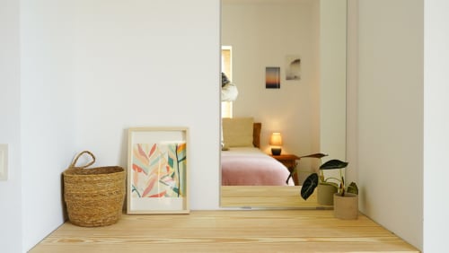 Cockatoo room | Birds of Paradise - Unique, bright and beautiful, en-suite bathroom, comfy twin bed, a work desk and chair, a closet with hangers, shelves and a private balcony overlooking the garden