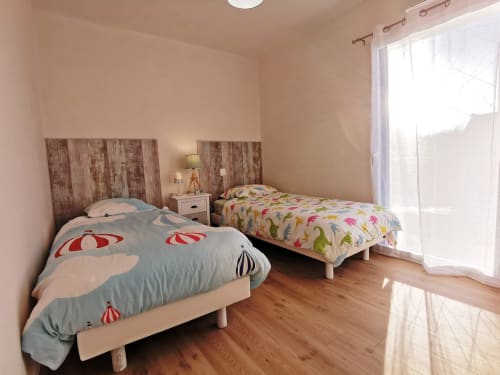 Maison de plain-pied équipée PMR - Location de vacances - Ploudalmézeau - Maison Roscaroc Aubertin - Roulotte Gites O bien-être massage Spa
