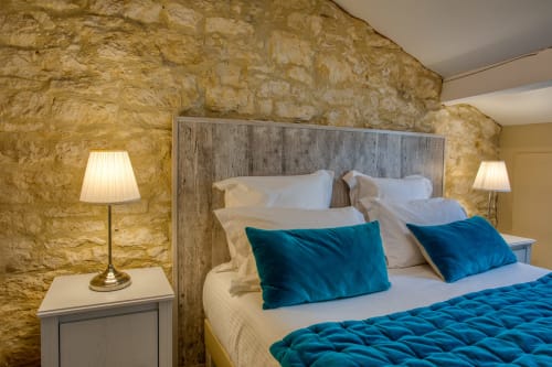 Domaine des Pierres Blanches gite avec lit queen size
