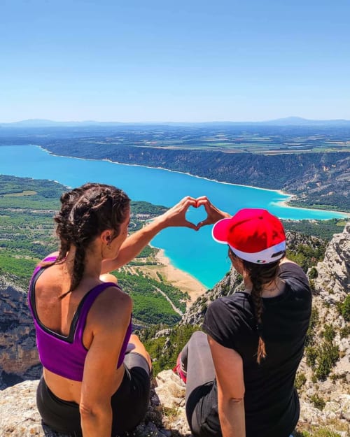 Chez TATA - chambres d'hôtes -  Gorges du Verdon - Aups - Bauduen - Régusse - - Basses gorges du Verdon - auberge activités Groupes - Groupes - motard - Randonneur - VTT
Chambre d'hôtes - auberge
Piscine - extérieur Nature
