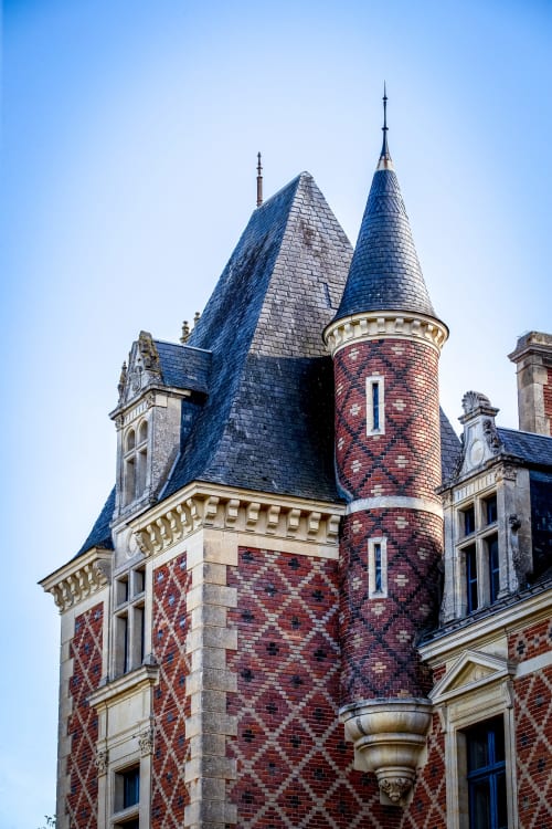 château de Resteau construit par Pierre-Felix Delarue en 1855, Maigné Sarthe France - www.chateauderesteau.com - un des plus beau château de France en Sarthe