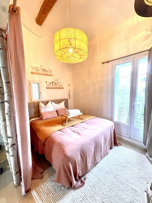 Bed and breakfast maison florence ivakno in coudoux near Aix-en-provence 4-star tourist accommodation romantic suite with jacuzzi and swimming pool holiday home for 15 people charming cottage for 4 charming cottage