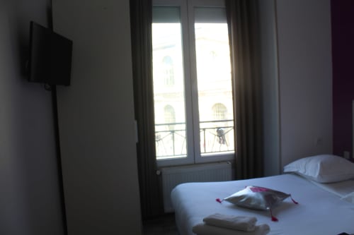 Hôtel de Londres - chambres confort double et simple, proche gares de Lille, séjour famille, amis, couple