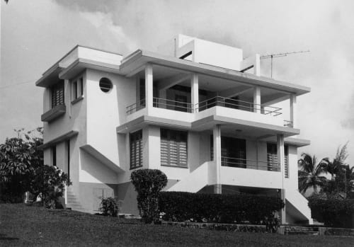 l'Habitation Villa Les Cassias à Petit Bourg en Guadeloupe. Une belle maison de style moderniste des années 30.
