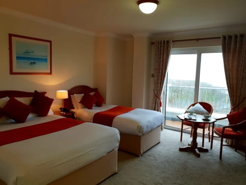 An Cruiscin Ian Hotel - double and single rooms in Galway, family, friends, couple, Connemara, sea view and restaurant