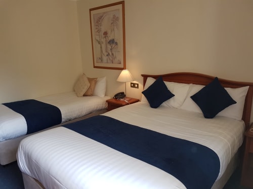 An Cruiscin Ian Hotel - double and single rooms in Galway, family, friends, couple, Connemara, sea view and restaurant