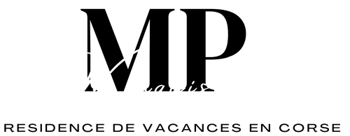 Logo de l'hôtel Le Maquis Plage avec texte français pour locations de vacances en Corse