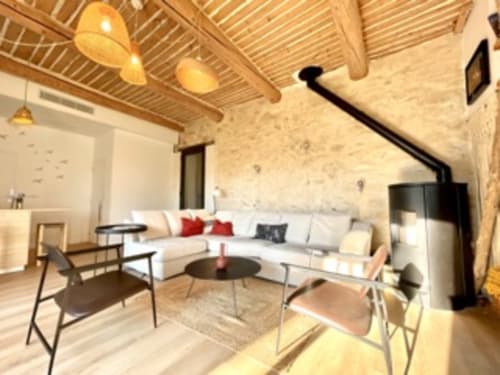 Bed and breakfast house florence ivakno in coudoux near Aix-en-provence 4-star tourist accommodation romantic suite with jacuzzi and swimming pool holiday home for 15 people charming cottage for 4 charming cottage