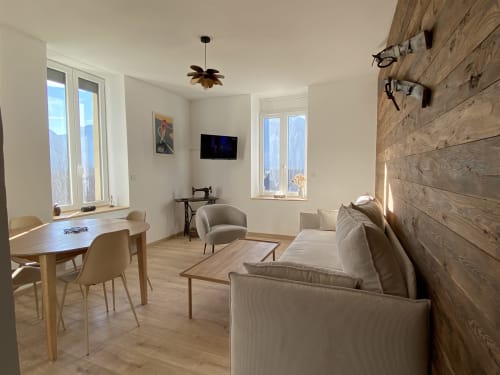 Augustine Saint-Avre - Appartement de charme, 4 personnes Grenoble, jacuzzi, séjour nature, famille, amis, couple, jardin